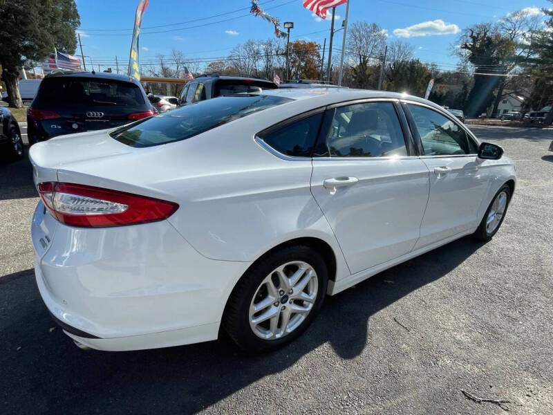 2016 Ford Fusion SE