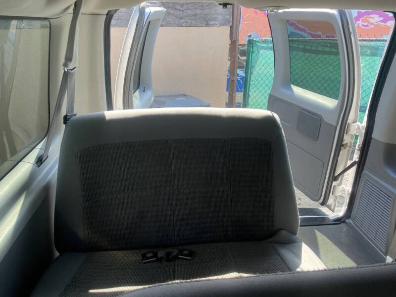 2005 Ford E-Series