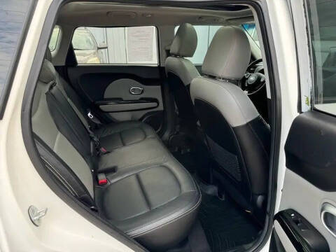 2016 Kia Soul +
