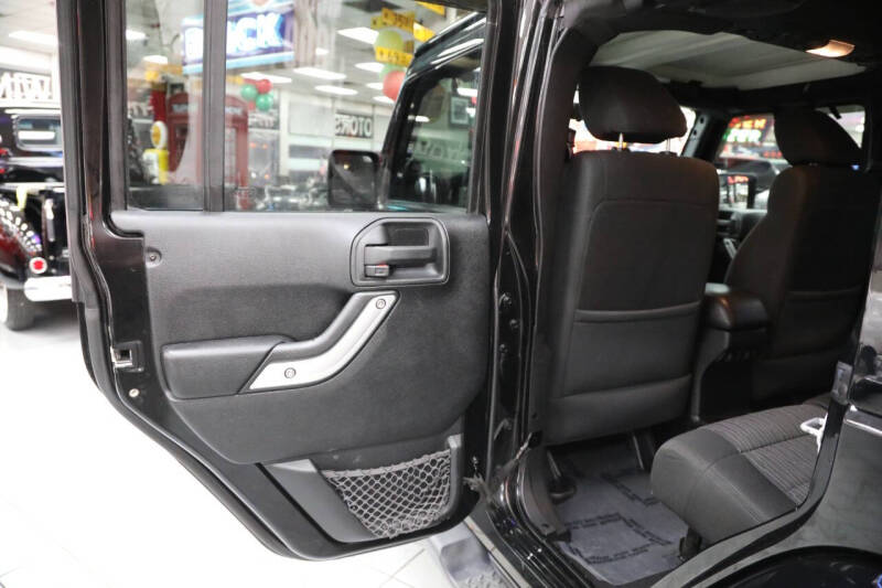 2012 Jeep Wrangler Unlimited Sahara