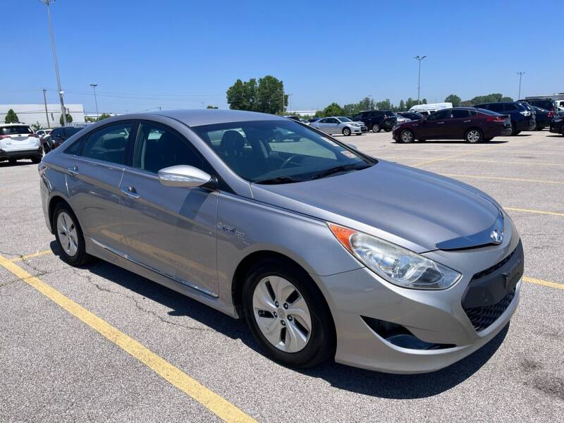Used 2013 Hyundai Sonata Hybrid Limited with VIN KMHEC4A46DA073701 for sale in Wentzville, MO