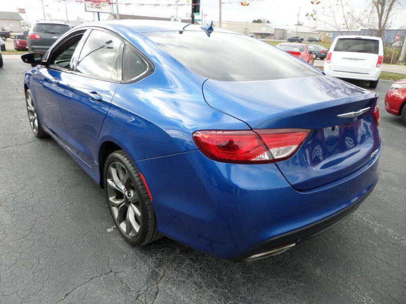 2016 Chrysler 200 S photo 7