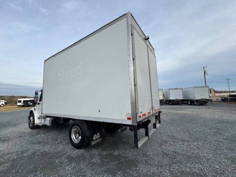 2018 Freightliner M2 106