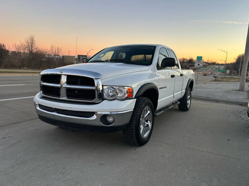 2005 Dodge Ram 1500 for sale at Dutch and Dillon Car Sales in Lee's Summit MO