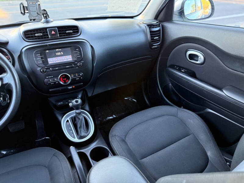 2017 Kia Soul +