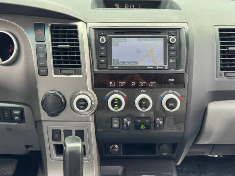 2016 Toyota Sequoia SR5