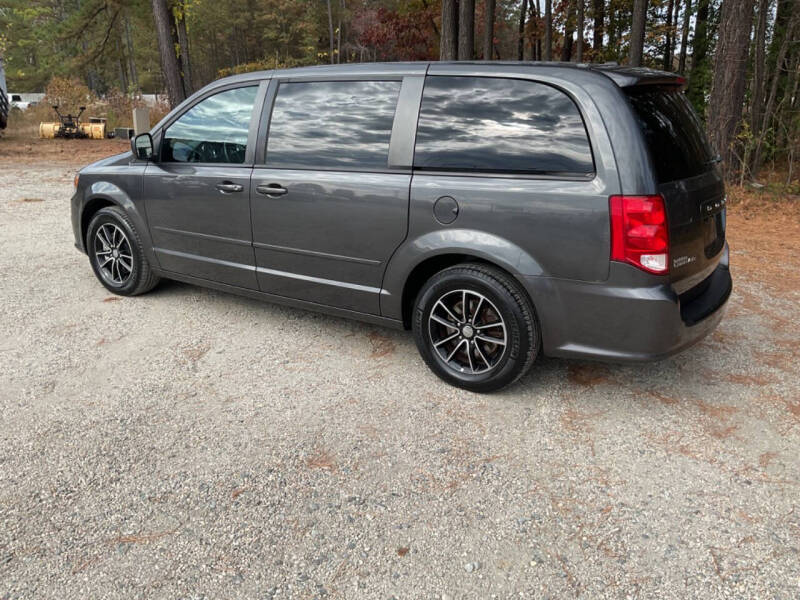 2016 Dodge Grand Caravan null photo 8