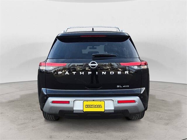 2024 Nissan Pathfinder SL