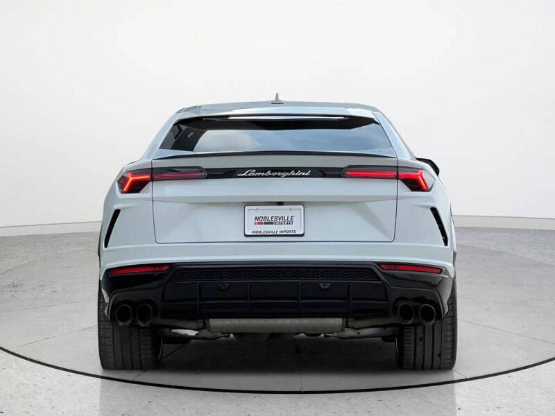 2022 Lamborghini Urus