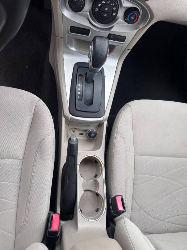 2014 Ford Fiesta SE