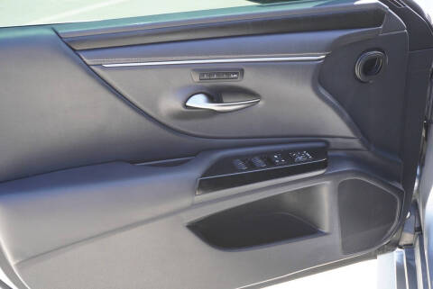 2025 Lexus ES 350