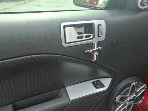 2006 Ford Mustang V6 Standard