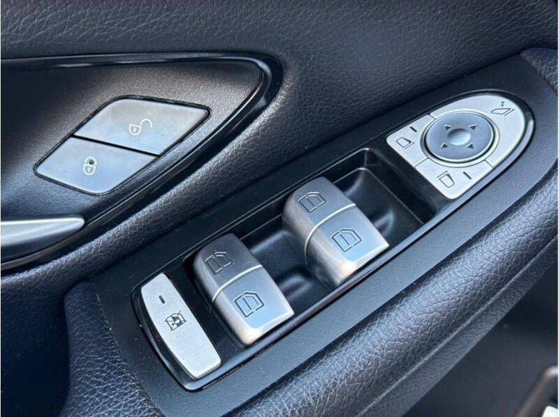 2017 Mercedes-Benz GLC GLC 300