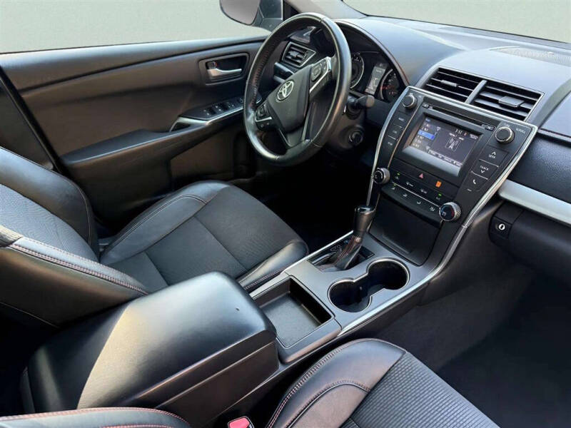 2017 Toyota Camry SE