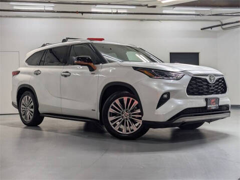 2023 Toyota Highlander Platinum