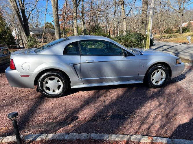 2000 Ford Mustang