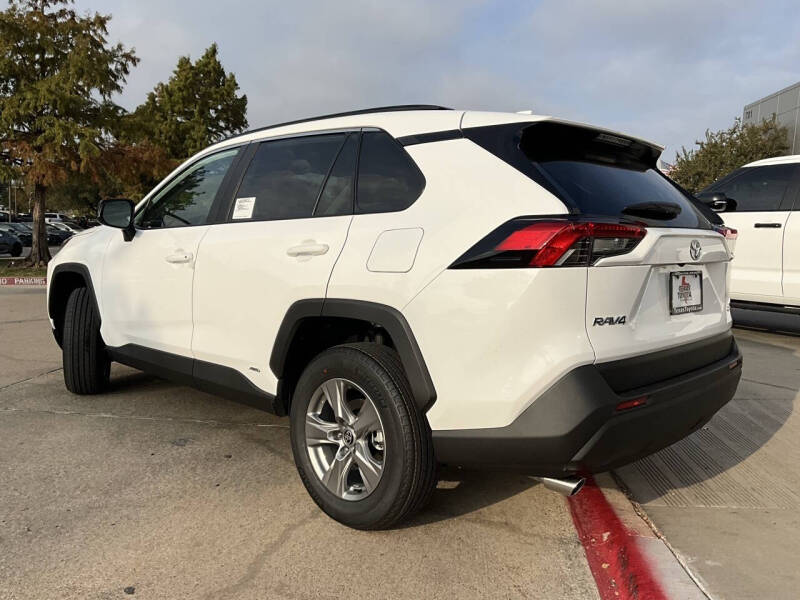 2025 Toyota RAV4 Hybrid LE