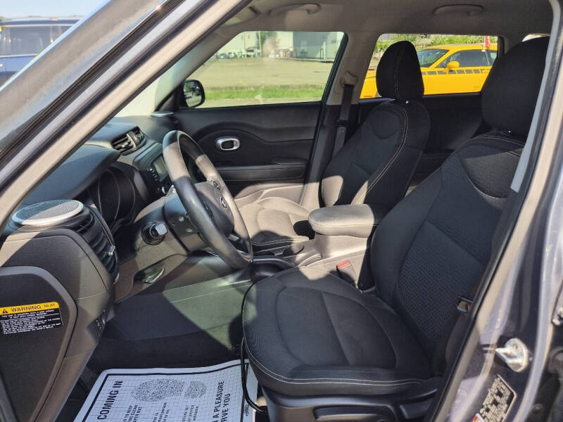2016 Kia Soul +