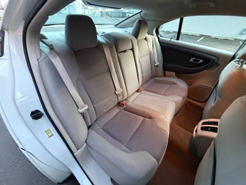 2011 Ford Taurus SEL