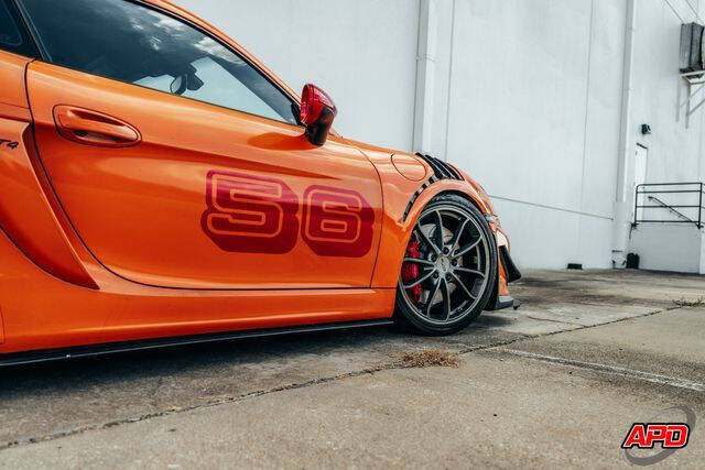 2016 Porsche Cayman GT4