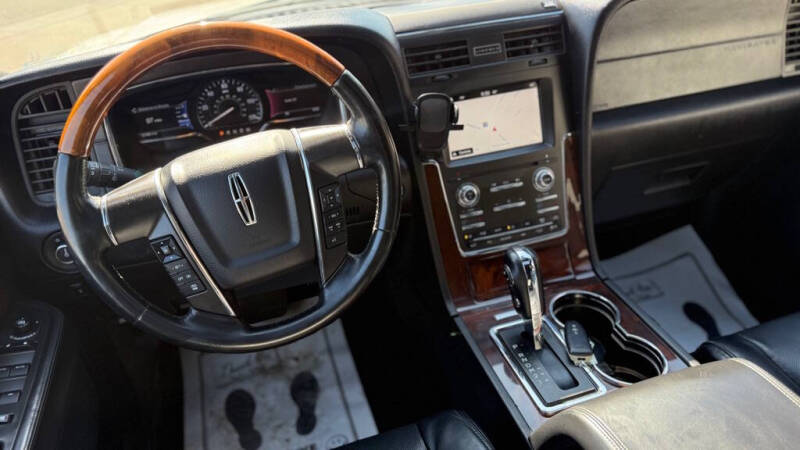 2016 Lincoln Navigator Select