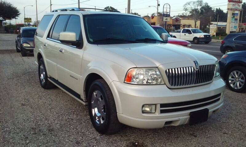 2005 Lincoln Navigator for sale at Pinellas Auto Brokers in Saint Petersburg FL