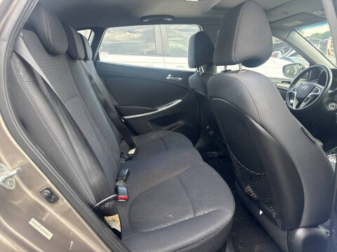 2013 Hyundai Accent SE