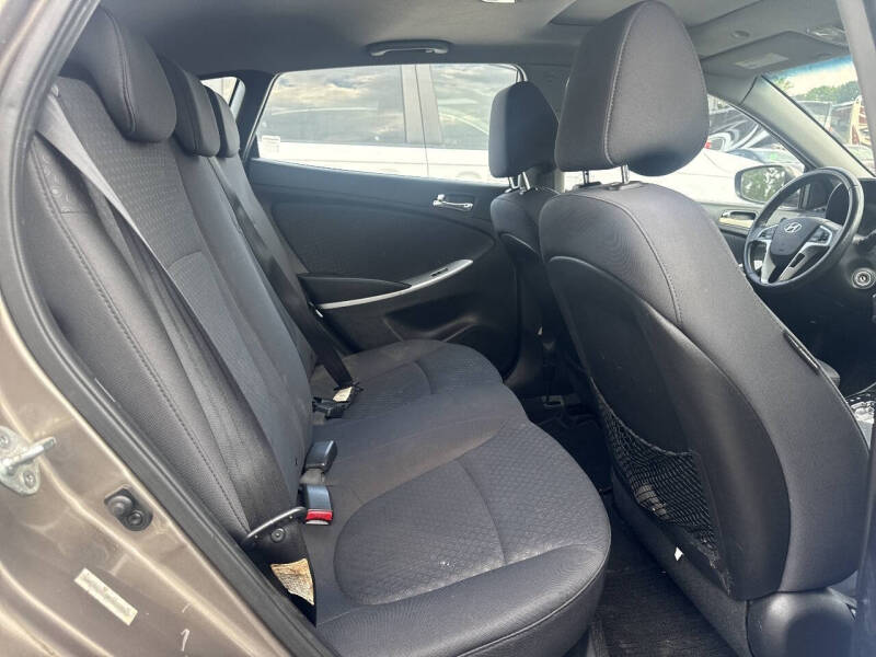 2013 Hyundai Accent SE
