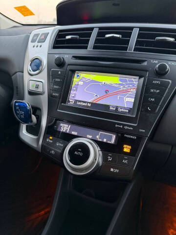 2013 Toyota Prius v Five