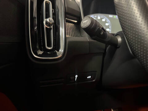 2021 Volvo XC40 T5 R-Design