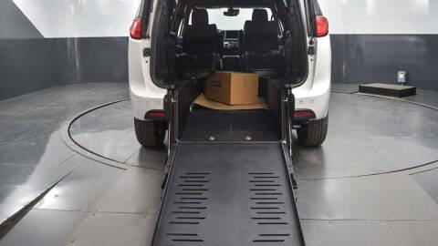 2025 Chrysler Voyager LX