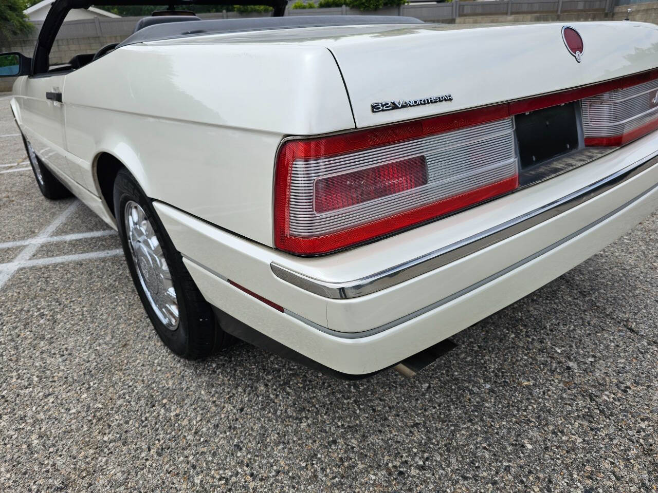 1993 Cadillac Allante 17