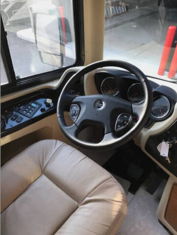 2017 Tiffin Phaeton 40AH