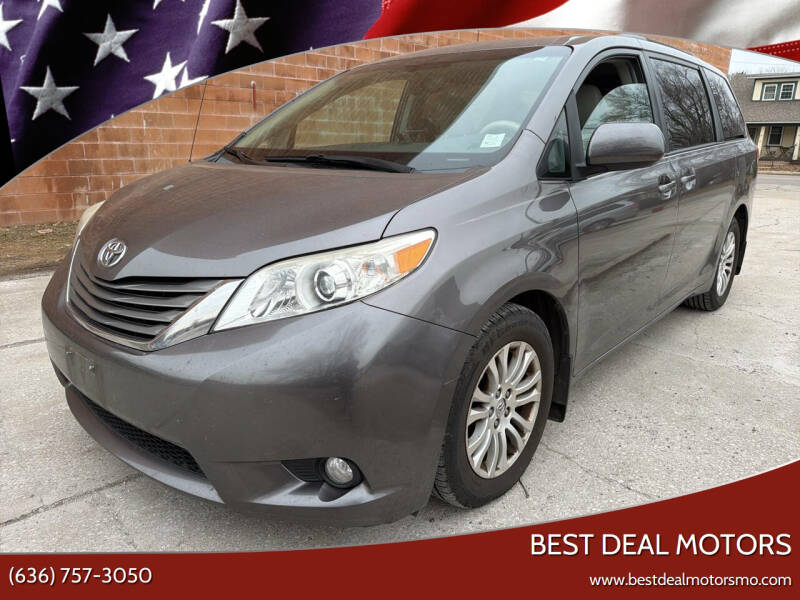 2014 Toyota Sienna XLE's photo