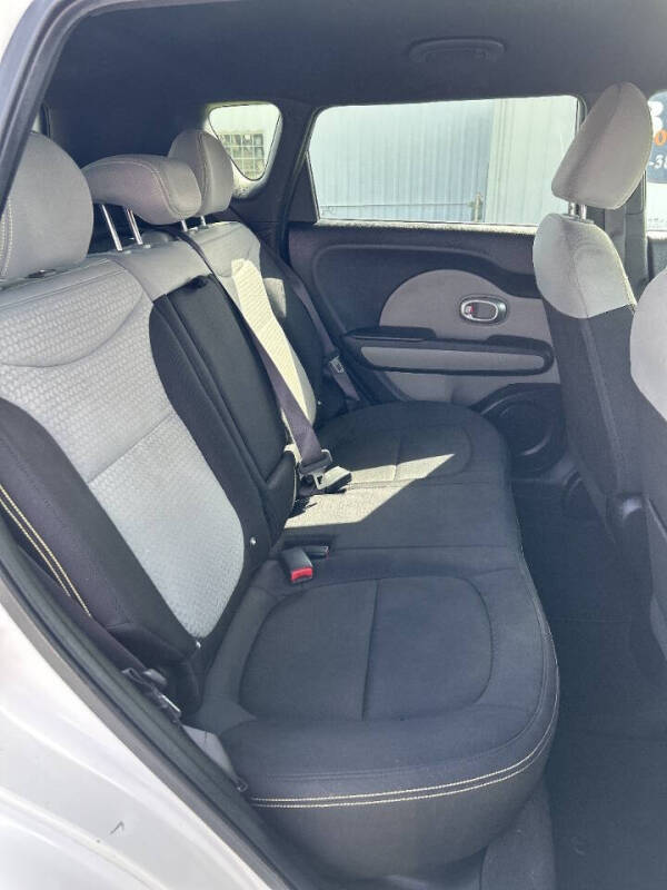2016 Kia Soul +