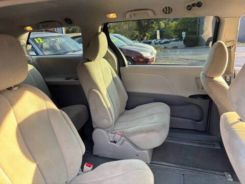 2011 Toyota Sienna Base 7-Passenger