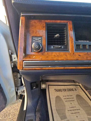 1994 Lincoln Town Car Executive