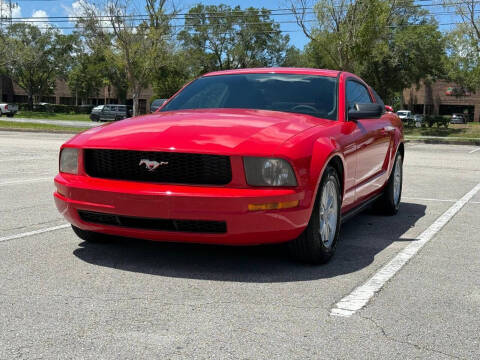 2005 Ford Mustang V6 Deluxe
