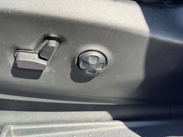 2024 Chrysler Pacifica Plug-In Hybrid Select