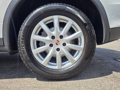 2014 Porsche Cayenne Platinum