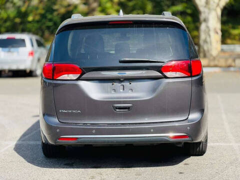 2018 Chrysler Pacifica Touring L Plus