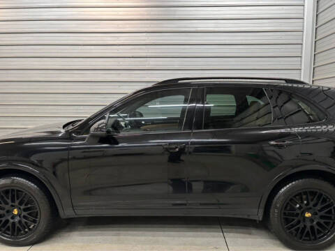 2017 Porsche Cayenne Platinum Edition