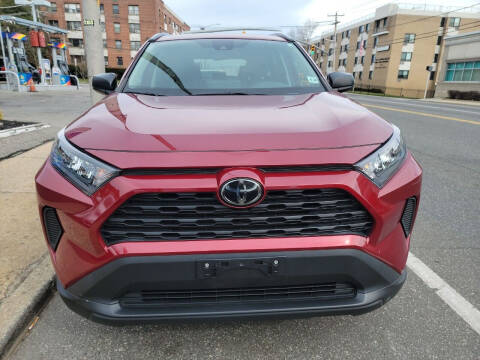 2019 Toyota RAV4 for sale at OFIER AUTO SALES in Freeport NY