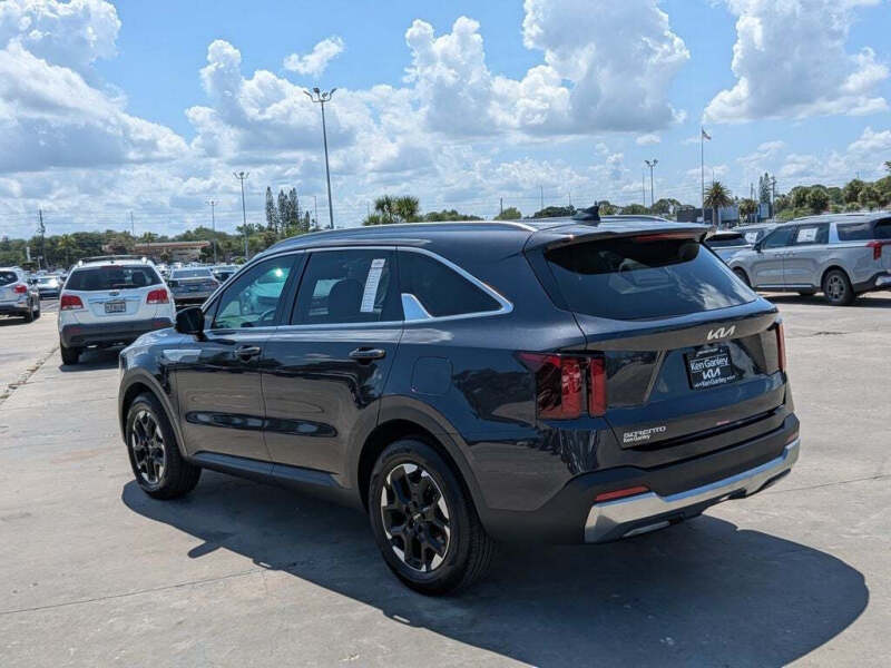 2025 Kia Sorento S
