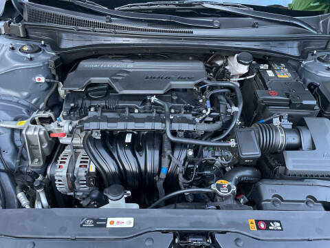 2023 Hyundai Elantra SE