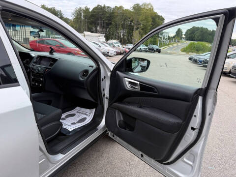 2017 Nissan Pathfinder S