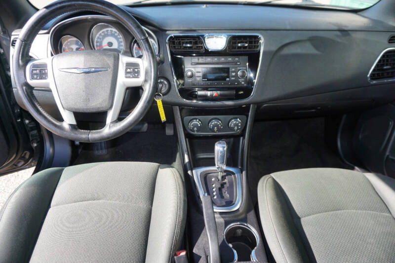 2012 Chrysler 200 Touring