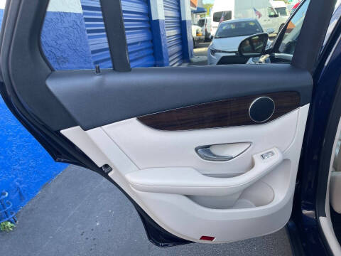 2019 Mercedes-Benz GLC GLC 300