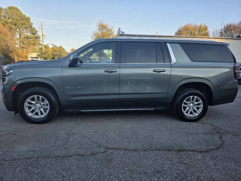 2023 Chevrolet Suburban LT
