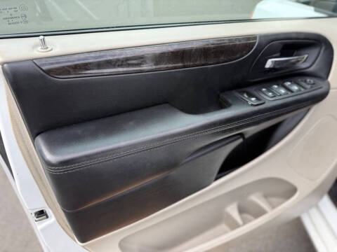 2016 Dodge Grand Caravan SXT Plus